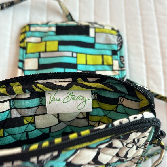Vera Bradley Crossbody - Picture 5 of 6